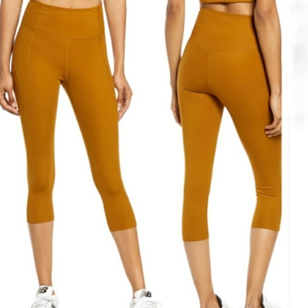 Girlfriend Collective High Waist Capri Saddle Leggings